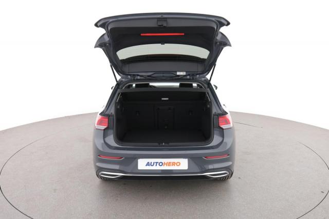 Volkswagen Golf image 9