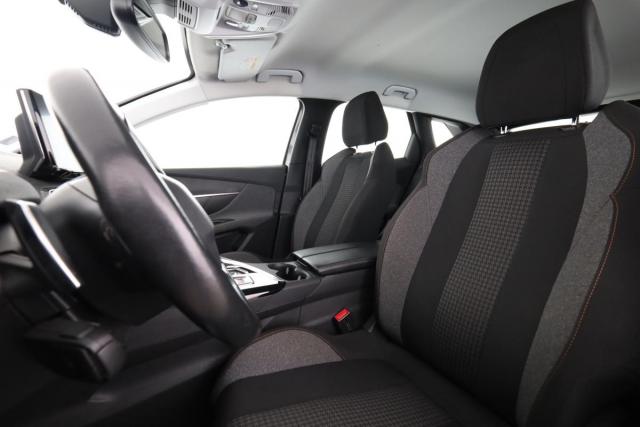 Peugeot 3008 image 2