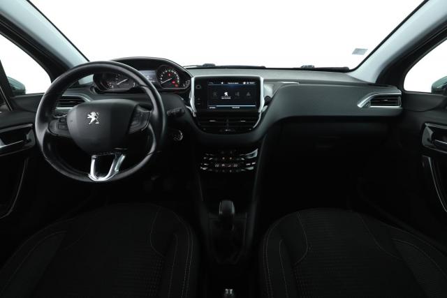Peugeot 208 image 3