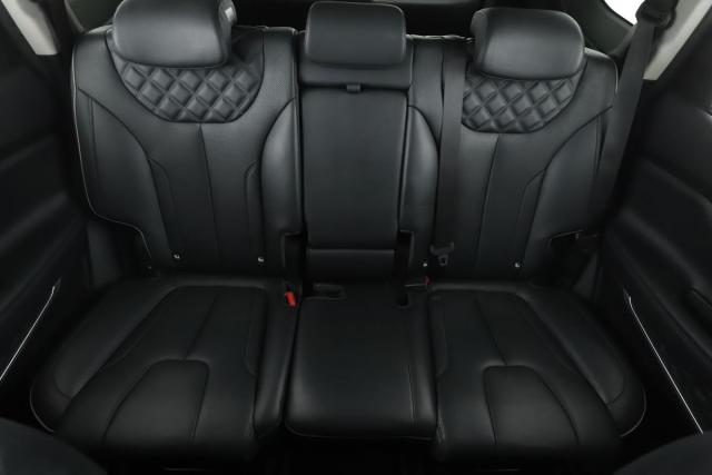 Hyundai Santa Fe image 3