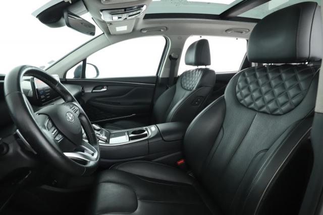 Hyundai Santa Fe image 1