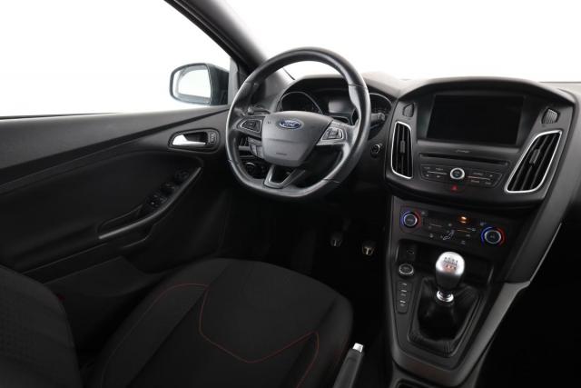 Ford Focus image 8