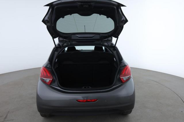 Peugeot 208 image 8