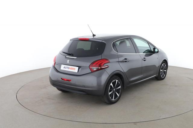Peugeot 208 image 2
