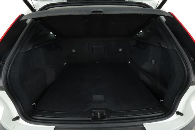 Volvo Xc40 image 2