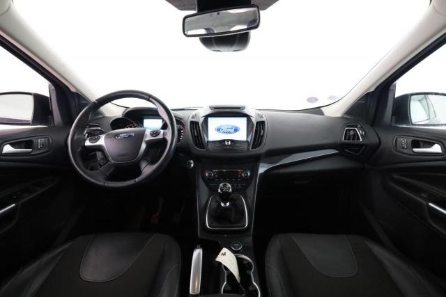 Ford Kuga image 9