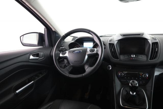 Ford Kuga image 2