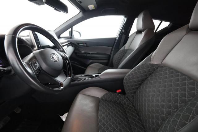 Toyota C-Hr image 8