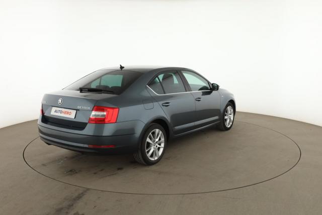 Skoda Octavia image 7