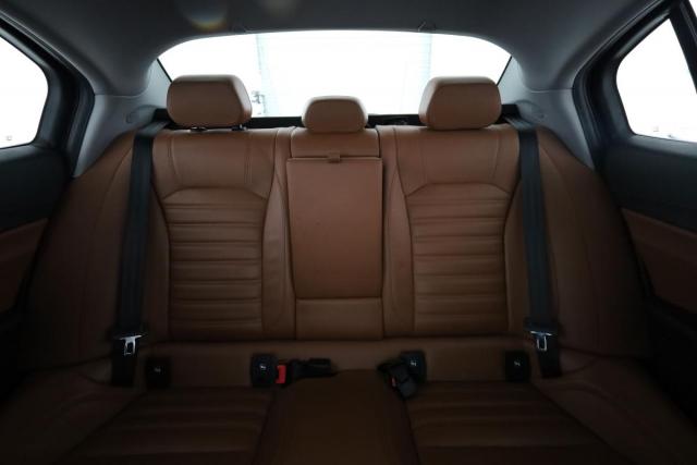 Alfa Romeo Giulia image 7