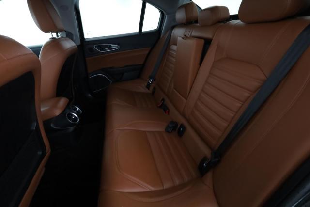 Alfa Romeo Giulia image 4