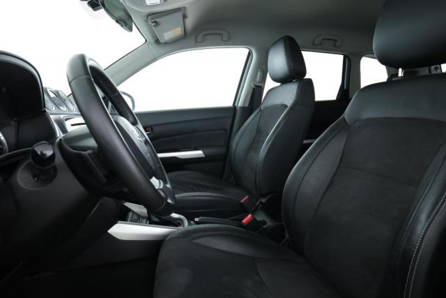 Suzuki Vitara image 3