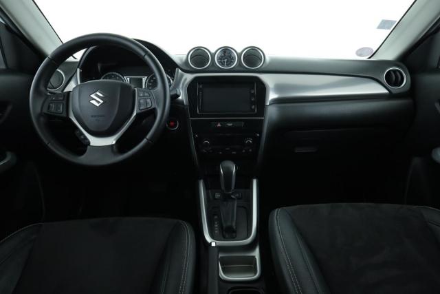 Suzuki Vitara image 9