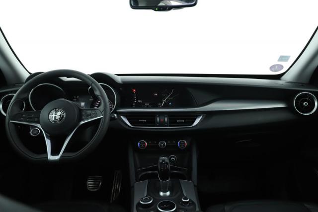 Alfa Romeo Stelvio image 1