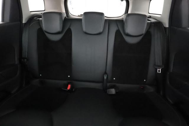 Renault Clio Estate image 3