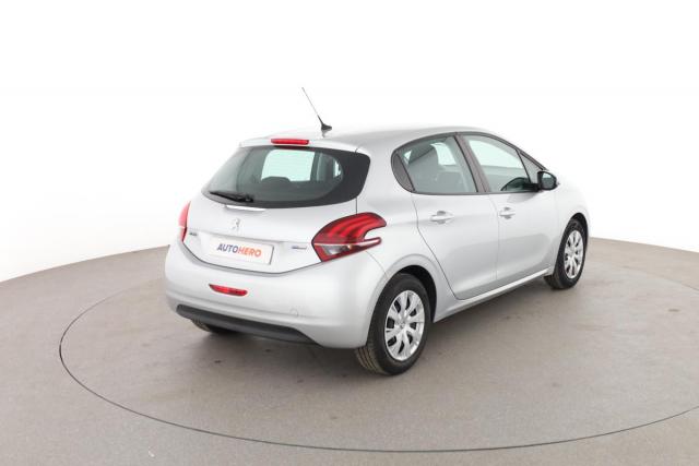 Peugeot 208 image 2