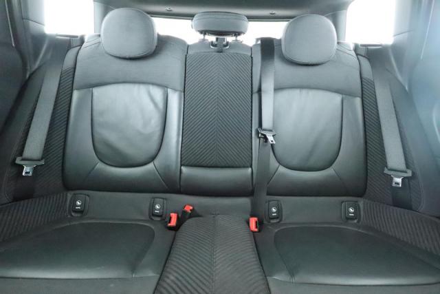 Mini Clubman image 4