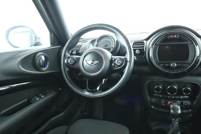 Mini Clubman image 2