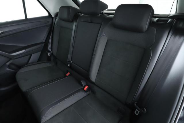 Volkswagen T-Roc image 9