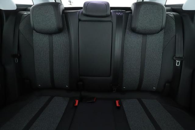 Peugeot 3008 image 2