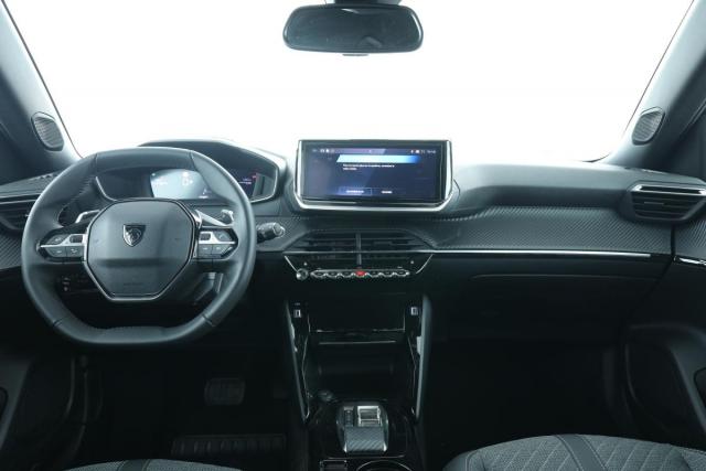 Peugeot 2008 image 2