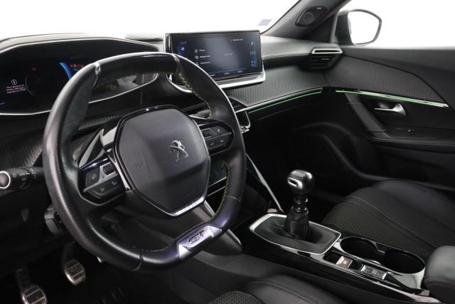 Peugeot 2008 image 9