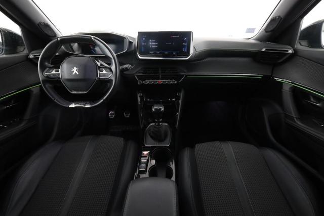 Peugeot 2008 image 8