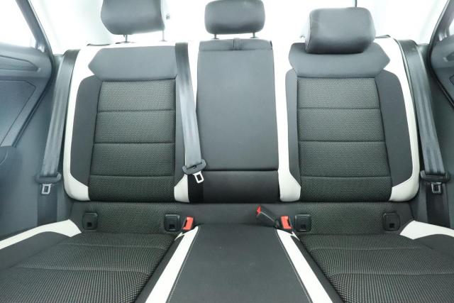 Volkswagen T-Roc image 5