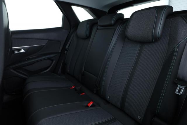 Peugeot 3008 image 2
