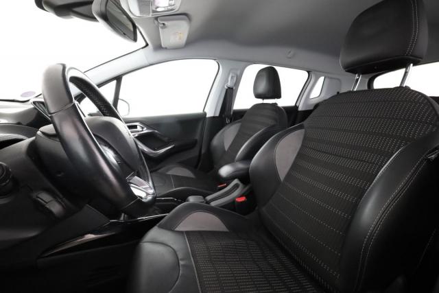 Peugeot 2008 image 3