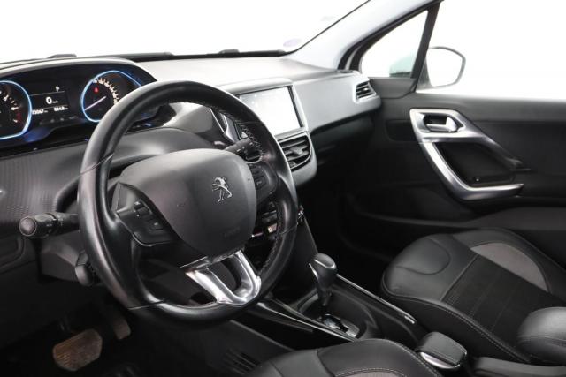 Peugeot 2008 image 2