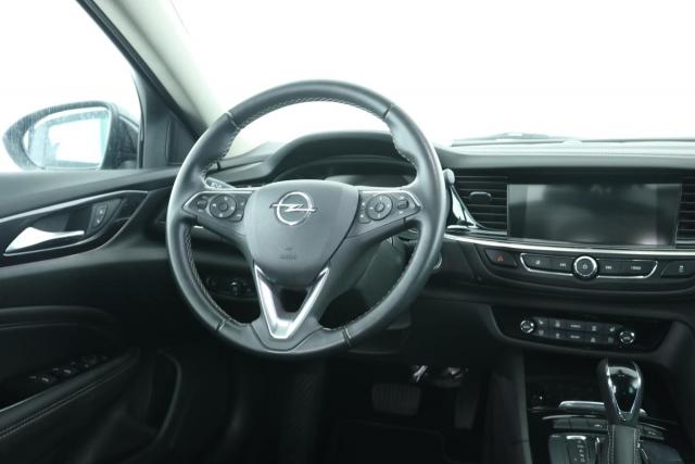 Opel Insignia image 2