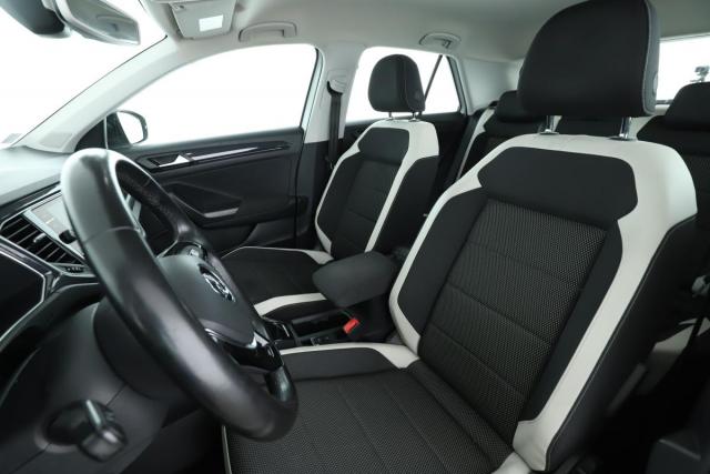 Volkswagen T-Roc image 9