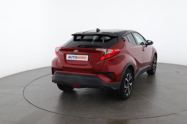 Toyota C-Hr image 1