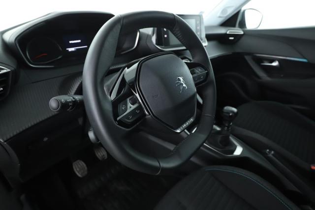 Peugeot 2008 image 3