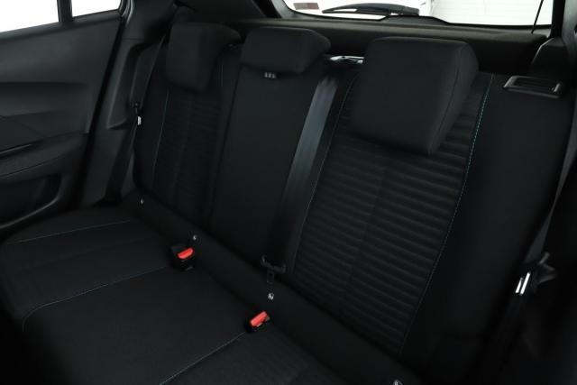 Peugeot 2008 image 8