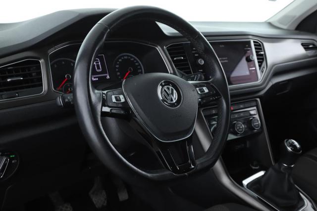 Volkswagen T-Roc image 9