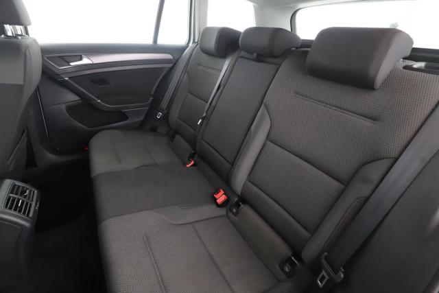 Volkswagen Golf Sw image 2