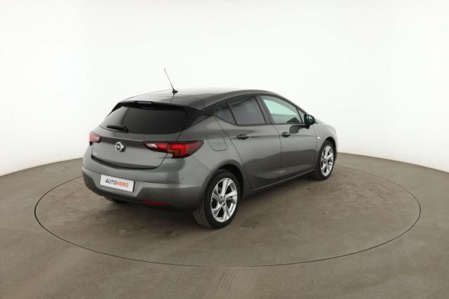Opel Astra image 8