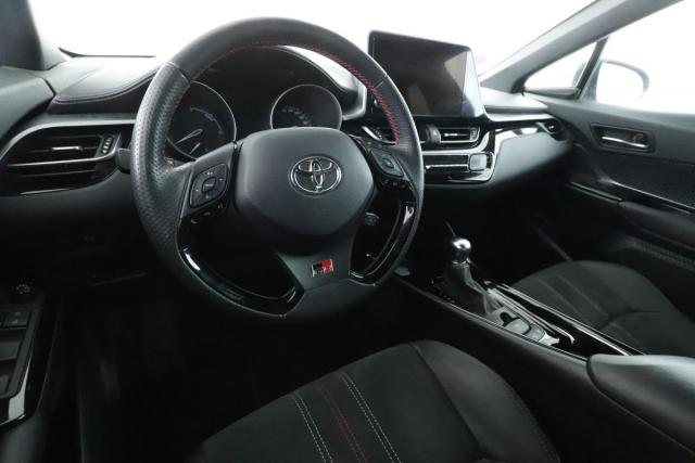 Toyota C-Hr image 7