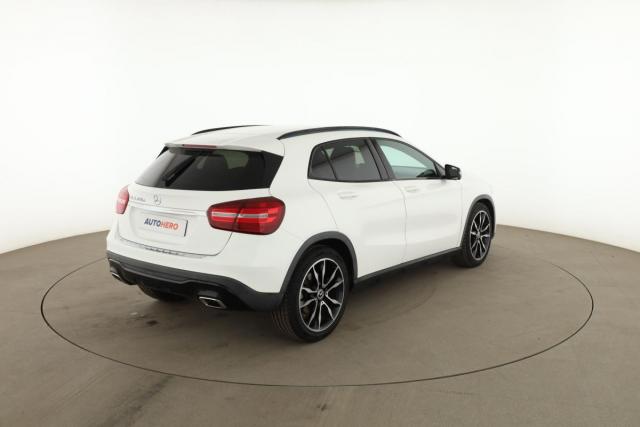 Mercedes Benz Gla image 9