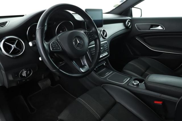 Mercedes Benz Gla image 1