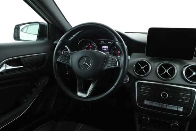 Mercedes Benz Gla image 8