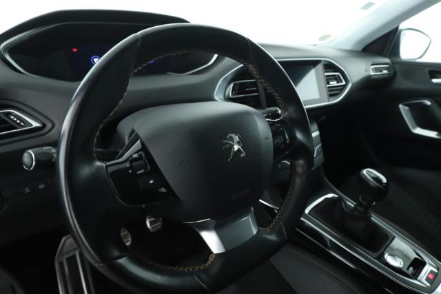 Peugeot 308 image 9