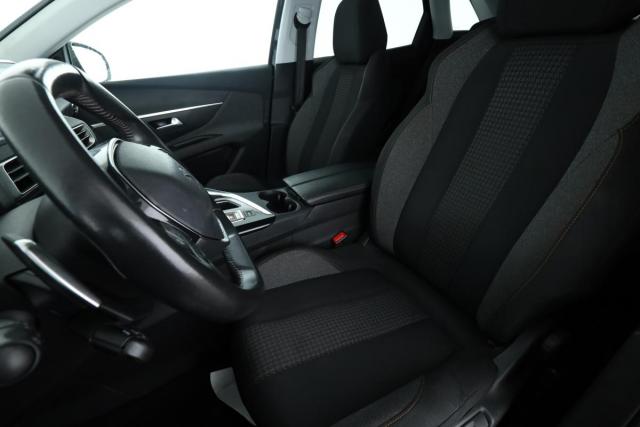 Peugeot 3008 image 2
