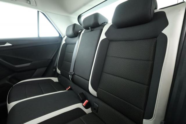 Volkswagen T-Roc image 2