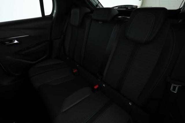 Peugeot 208 image 8
