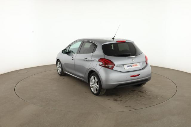 Peugeot 208 image 9
