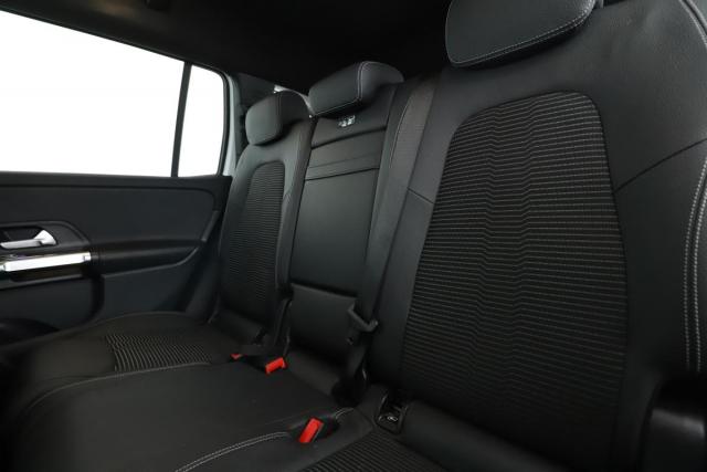 Mercedes Benz Glb image 4