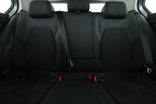 Volkswagen Golf image 8